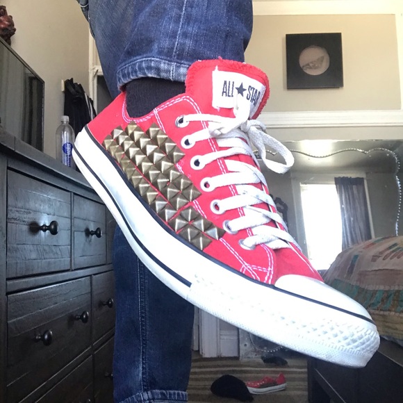 Pre owned red CONVERSE hand studded by me - Picture 4 of 7